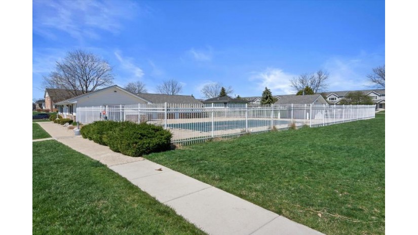 10209 W Whitnall Edge Dr E Franklin, WI 53132 by Harris Realty Group $269,900