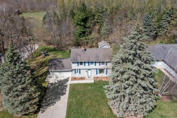 139 Fox Glen Rd, Fredonia, WI 53021