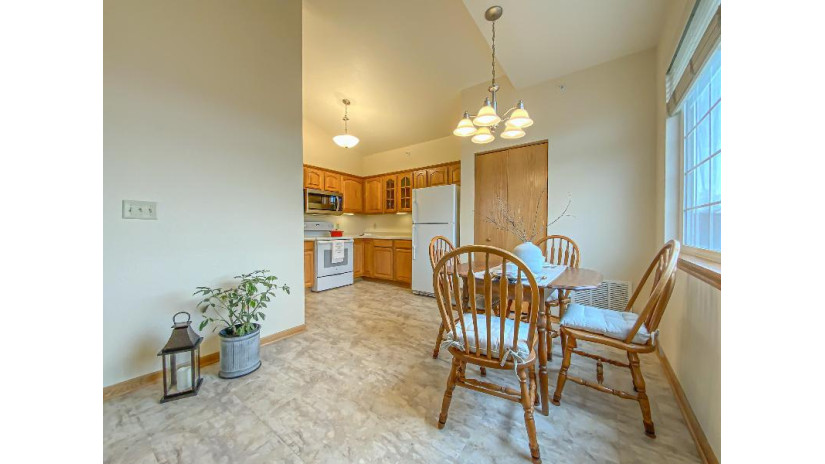 2125 Broken Hill Rd 8 Waukesha, WI 53188 by Lake Country Flat Fee $284,900