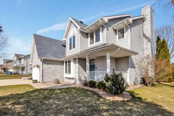 N6215 Woodland Meadows Dr, Sheboygan, WI 53083