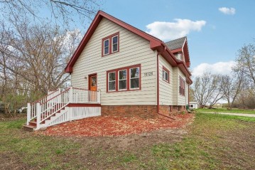 10126 Dunkelow Rd, Caledonia, WI 53126-9511