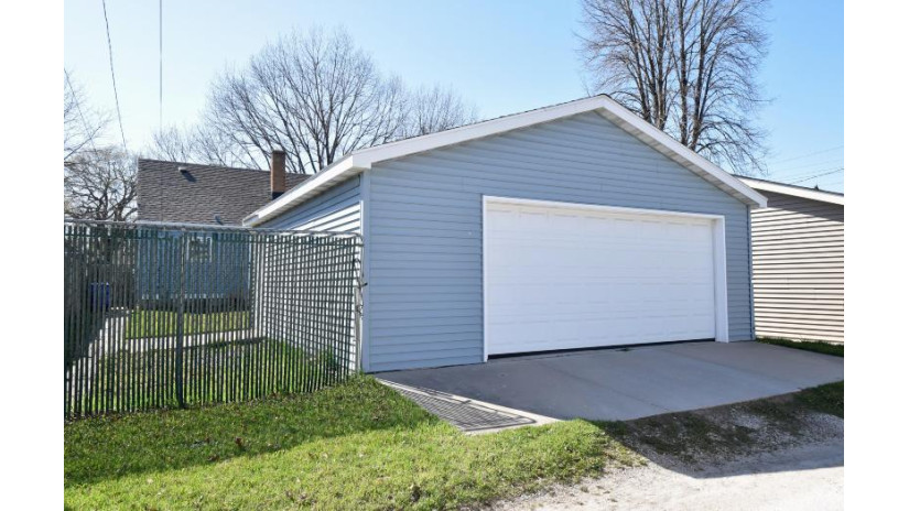 7105 41st Ave Kenosha, WI 53142 by Century 21 Affiliated $229,900