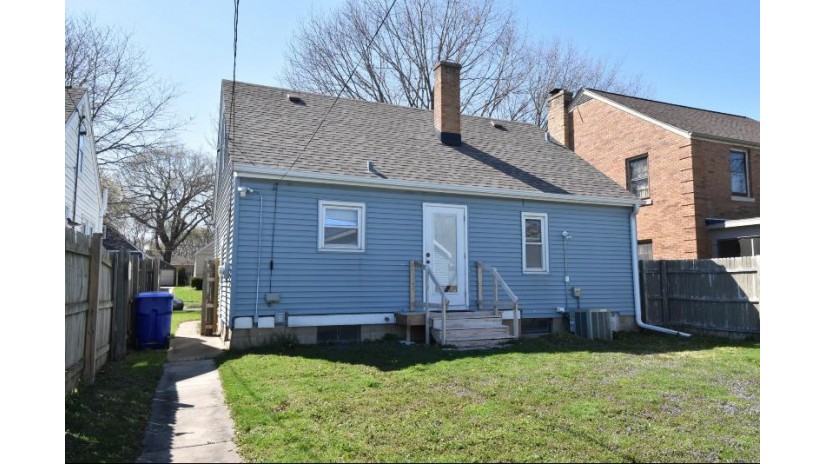 7105 41st Ave Kenosha, WI 53142 by Century 21 Affiliated $229,900