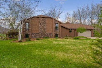 N4985 Oakview Dr, Hamilton, WI 54669