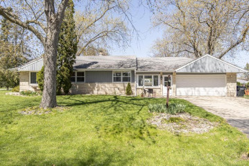 8024 N 62nd St, Brown Deer, WI 53223-3042