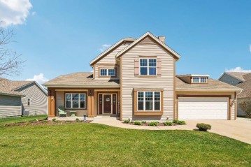 624 E Emily Ave, Elkhorn, WI 53121