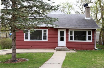 229 1st Ave, Fontana, WI 53125-1177