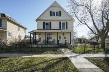 264 Edward St, Burlington, WI 53105-1905