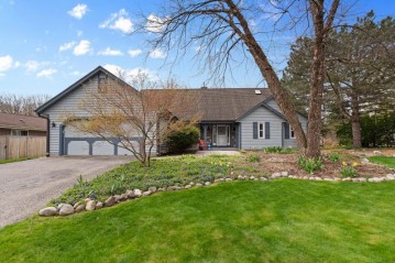 6601 W Pierner Pl, Brown Deer, WI 53223-1535