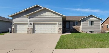 423 Russell Dr S, Holmen, WI 54636