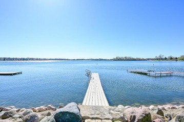 2901 S Browns Lake Dr, Burlington, WI 53105-7956