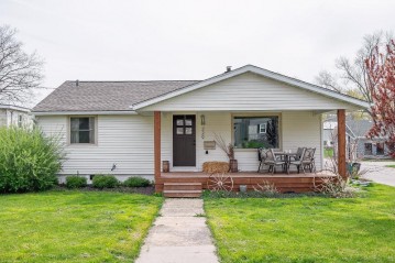 229 S Dann St, Whitewater, WI 53190-2011