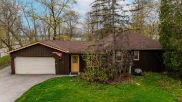 W181S6615 Muskego Dr, Muskego, WI 53150-9692