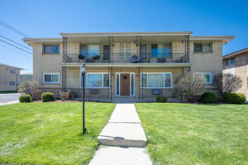 3053 S 83rd St, West Allis, WI 53219