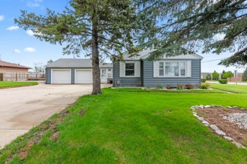 S15W22818 Arcadian Ave, Waukesha, WI 53186