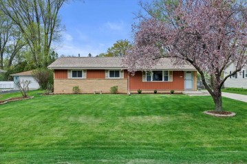 5302 W Donna Dr, Brown Deer, WI 53223-3030