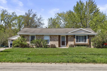 438 E Hartwell St, Elkhorn, WI 53121