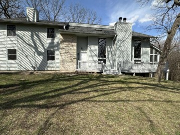 6433 Briarwood Dr, Lyons, WI 53105-3459