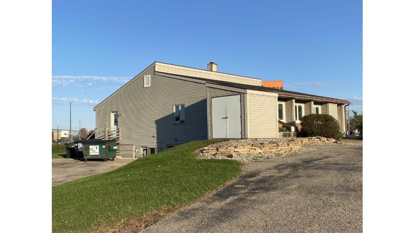 1305 Wildwood Drive Stevens Point, WI 54482 by Kpr Brokers, Llc - Cell: 715-598-6367 $999,900