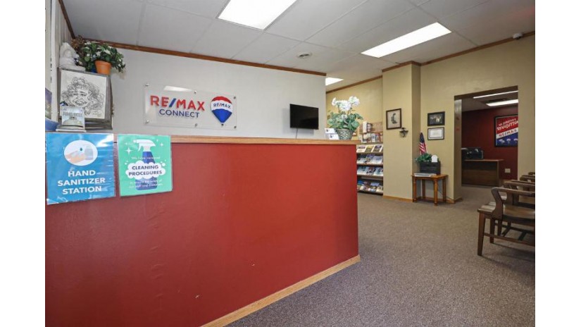 2500 South 48th Street Wisconsin Rapids, WI 54494 by Re/Max Connect - Phone: 715-459-6093 $449,900
