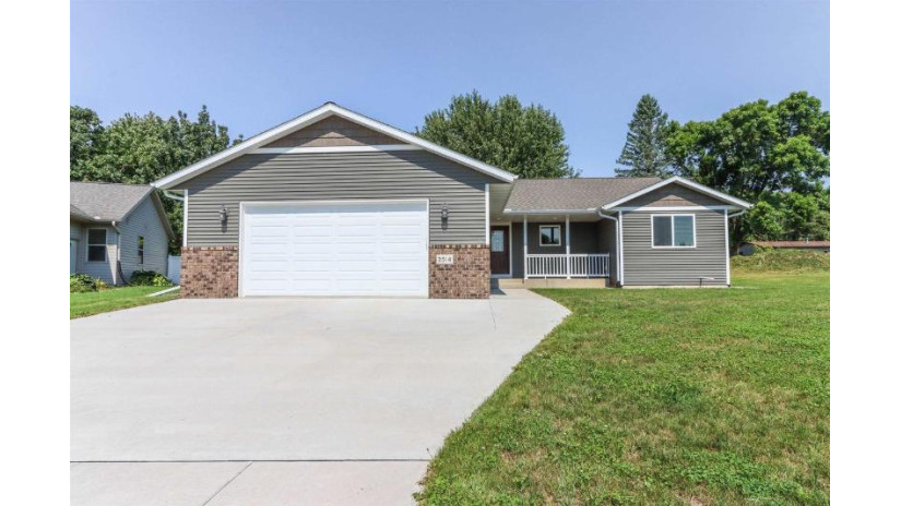 2514 Peachtree Circle Marshfield, WI 54449 by Nexthome Hub City - Phone: 715-207-9300 $369,900