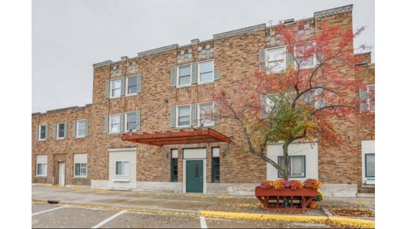 310 West Wisconsin Avenue Suite 2 Tomahawk, WI 54487 by Coldwell Banker Action - Main: 715-359-0521 $1,050