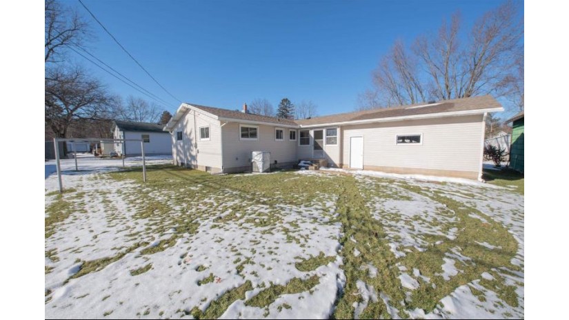 417 Bukolt Avenue Stevens Point, WI 54481 by Homepoint Real Estate Llc - Phone: 715-252-1184 $219,900