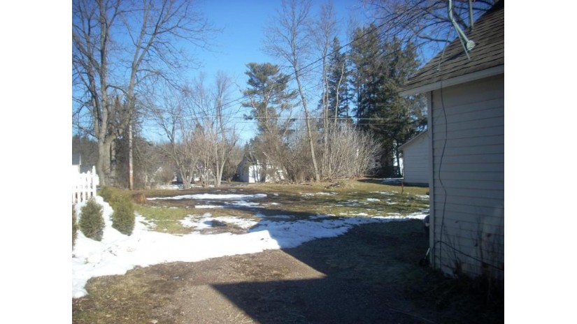 402 East 6th Street Merrill, WI 54452 by Re/Max Excel - Phone: 715-212-3967 $65,000