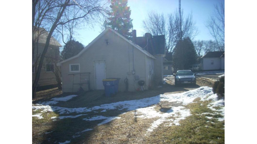 402 East 6th Street Merrill, WI 54452 by Re/Max Excel - Phone: 715-212-3967 $65,000