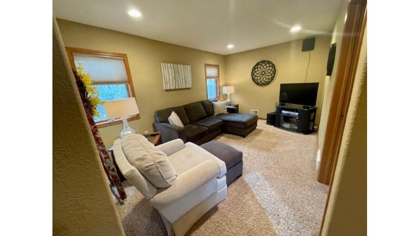3303 Ridgewood Drive Wausau, WI 54401 by Coldwell Banker Action - Main: 715-359-0521 $399,900