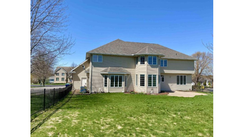 4011 Stoneridge Drive Wausau, WI 54403 by Amaximmo Llc - Phone: 715-841-0015 $564,000