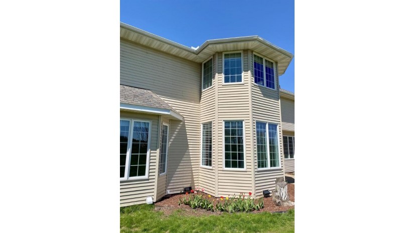 4011 Stoneridge Drive Wausau, WI 54403 by Amaximmo Llc - Phone: 715-841-0015 $564,000