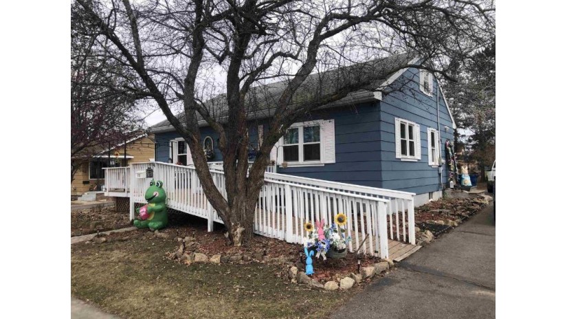 713 North Prospect Street Merrill, WI 54452 by Riversbend Realty Group Llc - Phone: 715-297-6912 $165,000