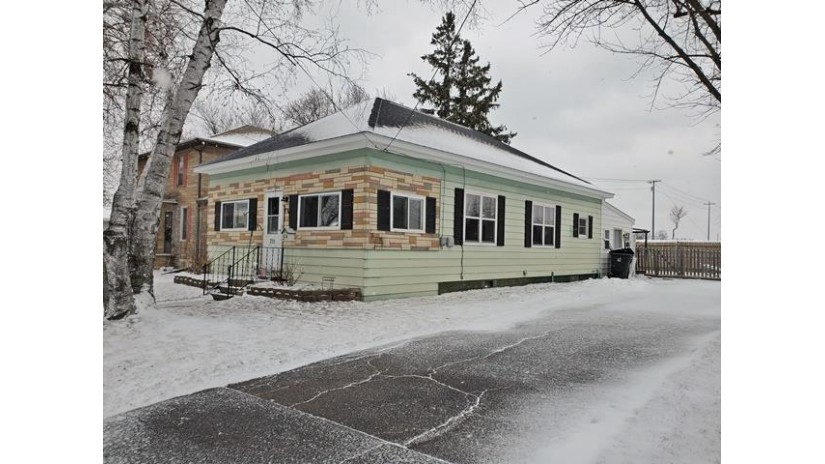 711 East 2nd Street Marshfield, WI 54449 by Century 21 Gold Key - Phone: 715-387-2121 $129,900