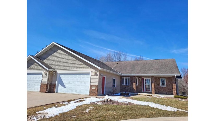 1812 Savannah Circle Marshfield, WI 54449 by Re/Max American Dream - Phone: 715-305-9971 $359,900