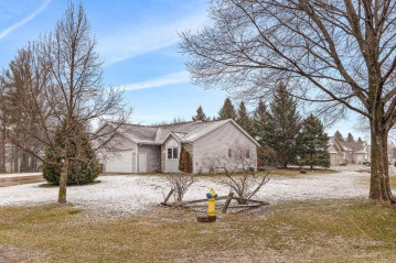 727 Warbler Lane, Stevens Point, WI 54482