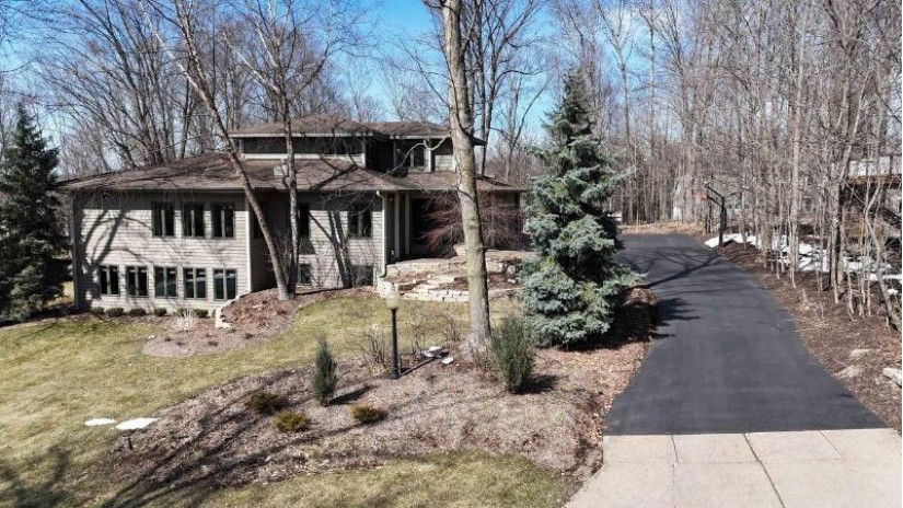 1714 Tall Oaks Drive Wausau, WI 54403 by Re/Max Excel - Phone: 715-571-1630 $689,000