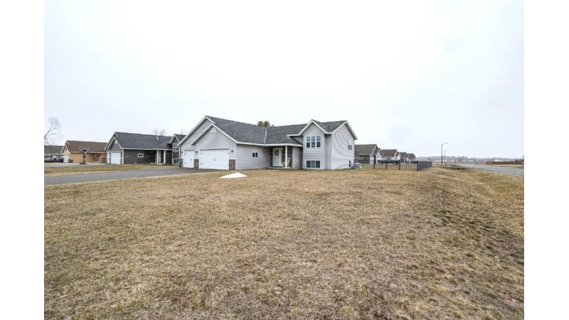 2540 Moondance Drive Kronenwetter, WI 54455 by Re/Max Excel - Phone: 715-581-1742 $310,000