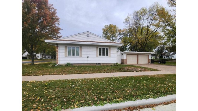 713 South Peach Avenue Marshfield, WI 54449 by Success Realty Inc - Phone: 715-650-1321 $142,000