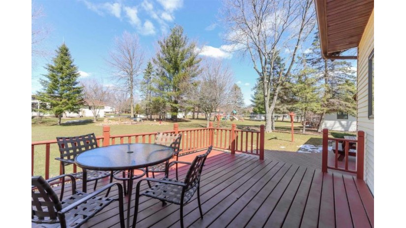 2401 Meadowbrook Drive Marshfield, WI 54449 by Nexthome Hub City - Phone: 715-207-9300 $329,900