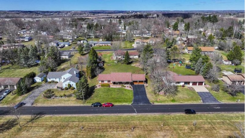 2401 Meadowbrook Drive Marshfield, WI 54449 by Nexthome Hub City - Phone: 715-207-9300 $329,900