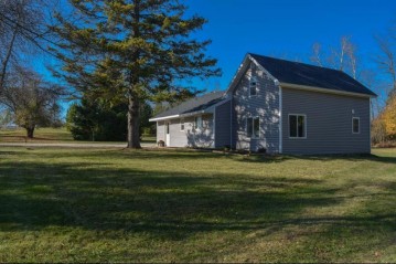 5498 Forest Rd, Sturgeon Bay, WI 54235