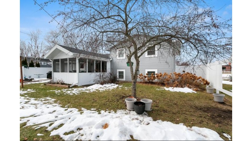348 S 15th Ave Sturgeon Bay, WI 54235 by Action Realty - 9207436906 $359,900