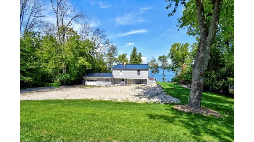 8874 Bittersweet Rd Town Of Gardner, WI 54235 by Shorewest Realtors $595,000