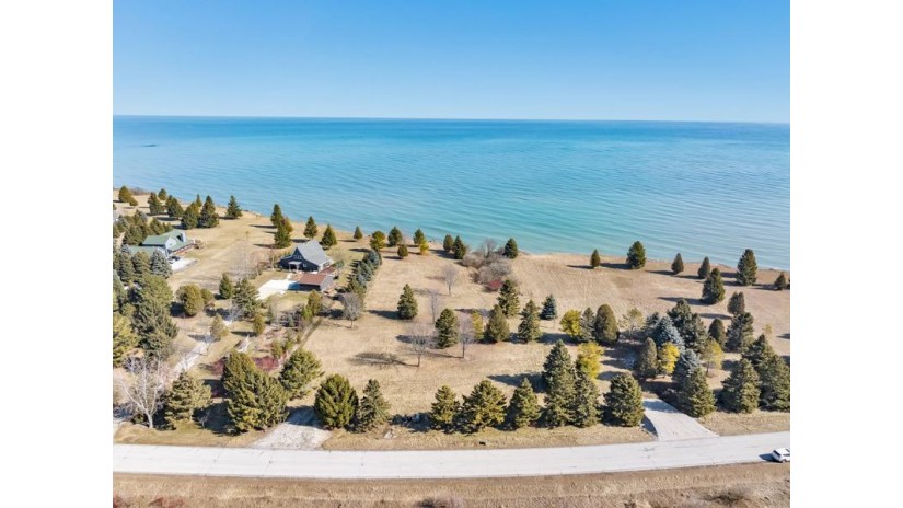 614 Lakeshore Dr Kewaunee, WI 54216 by Exp Realty Llc - 8668486990 $279,900