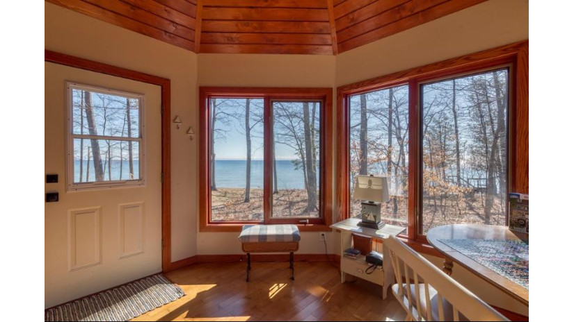 12408 Northern Door Rd Gills Rock, WI 54210 by Kellstrom-Ray Agency - 9208542353 $995,000