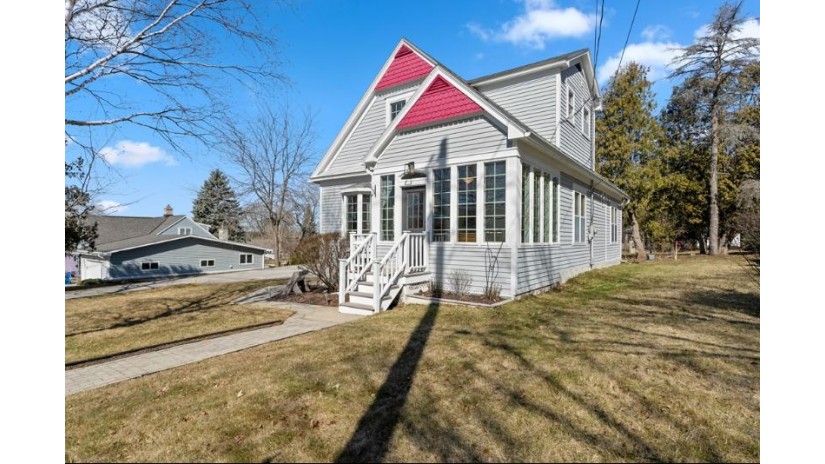 420 Delaware St Sturgeon Bay, WI 54235 by Sarkis & Associates - 9208683918 $399,900