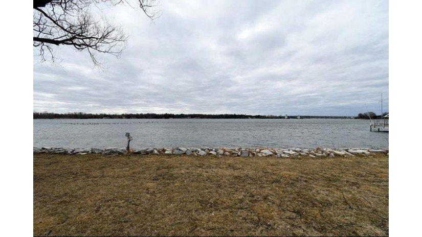 1241 Cove Rd Sturgeon Bay, WI 54235 by Action Realty - 9207436906 $995,500