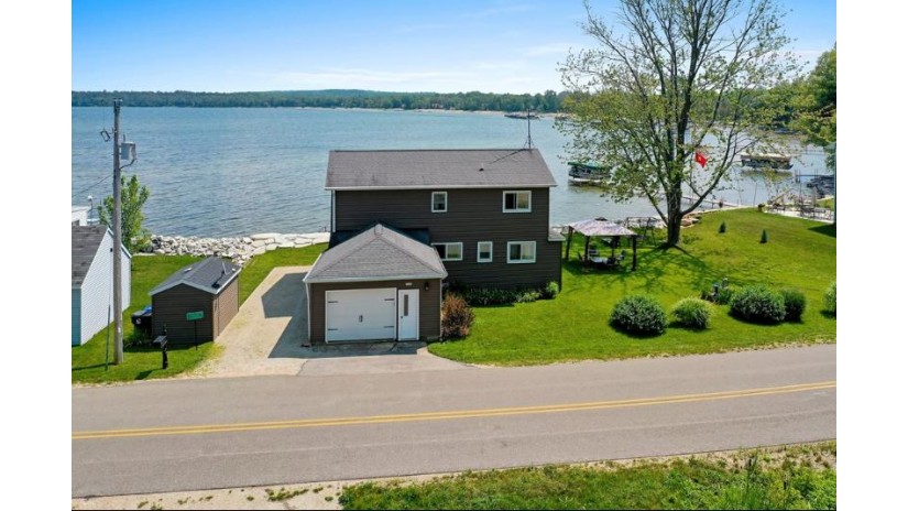 3904 Sand Bay Point Rd Sturgeon Bay, WI 54235 by Action Realty - 9207436906 $479,000