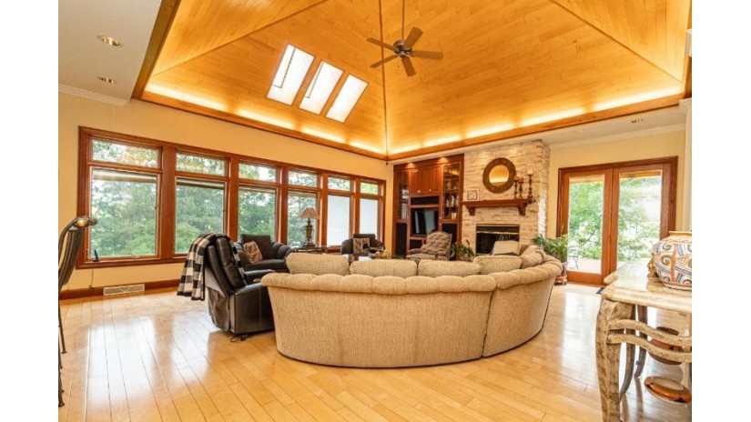 2845 Crestwood Dr Rhinelander, WI 54501 by Shorewest Realtors $1,700,000